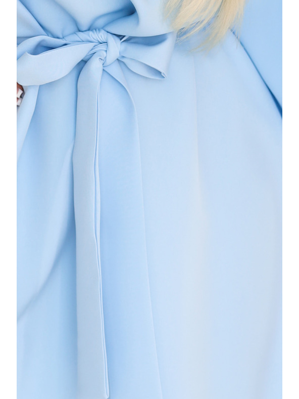 numoco SOFIA Šaty typu motýl s vázáním v pase - světle modré