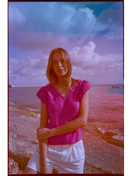 Moodo Halenka s výstřihem do V fuchsiová Moodo