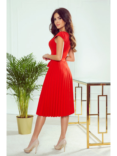 numoco Plisované šaty s krátkým rukávem - červené Numoco LILA