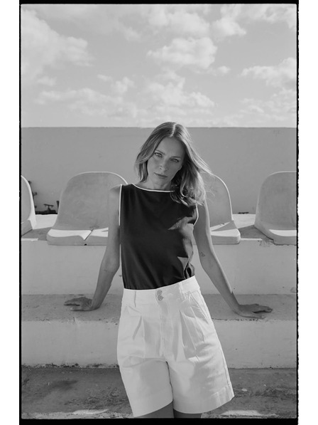 Moodo Hladké kraťasy bílé Moodo