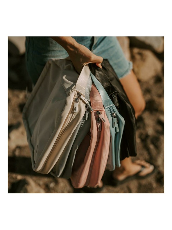 Heys Růžová kosmetická taška Heys Basic Toiletry Bag Tan