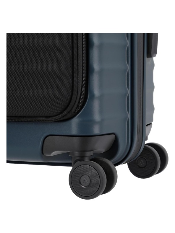 Titan Cestovní kufr Titan Upgrade S23 Front pocket Midnight blue