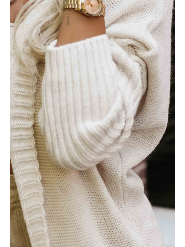 numoco basic Pohodlný oversized kardigan s kapucí a stylovou nášivkou - béžový