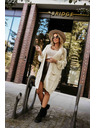 numoco basic Módní oversized kardigan s ozdobnou broží a praktickými kapsami - béžový