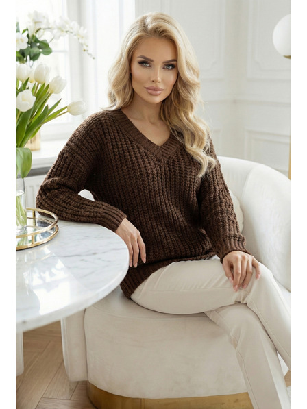 numoco basic Teplý oversized svetr s hustou tkaninou a výstřihem do V - čokoládový