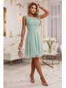 numoco Šaty na svatbu s týlovou vrstvou a zvýrazněným pasem - pistáciové