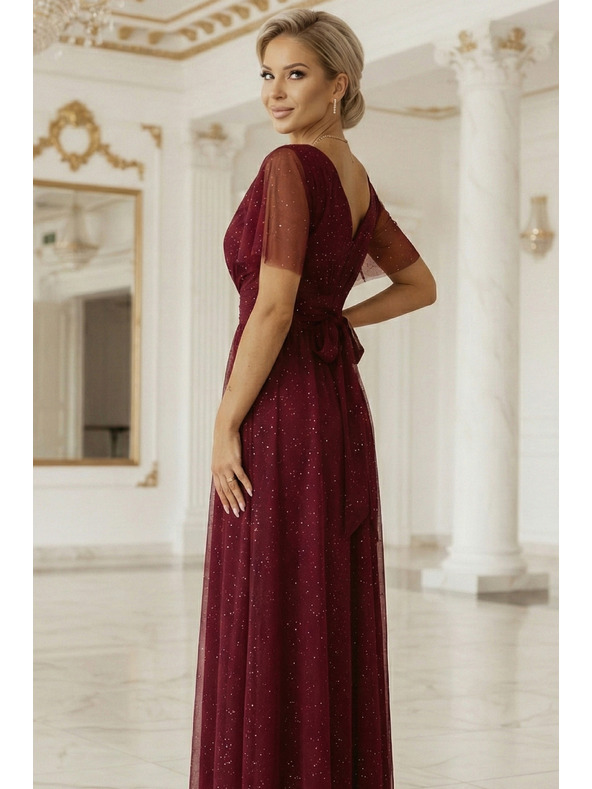 numoco basic MELANIA dlouhé, lesklé šaty s výstřihem a krátkými rukávy - vínové
