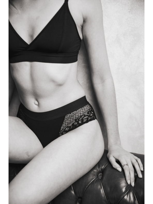 WUKA Menstruační kalhotky WUKA Ultimate™ Lace Hipster - Medium