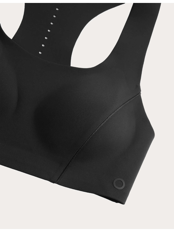 Marks & Spencer Středně zpevňující sportovní podprsenka s gelem druhé kůže Marks & Spencer černá