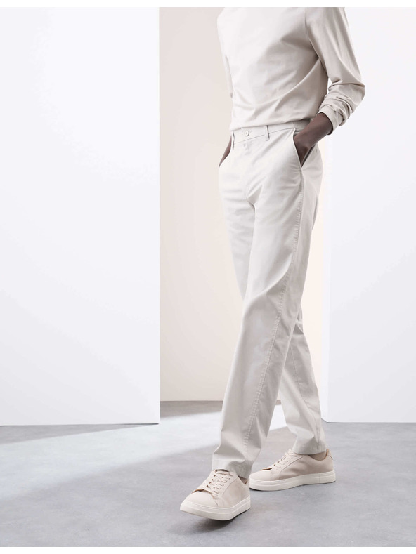Marks & Spencer Super lehké chino kalhoty, normální střih Marks & Spencer šedá