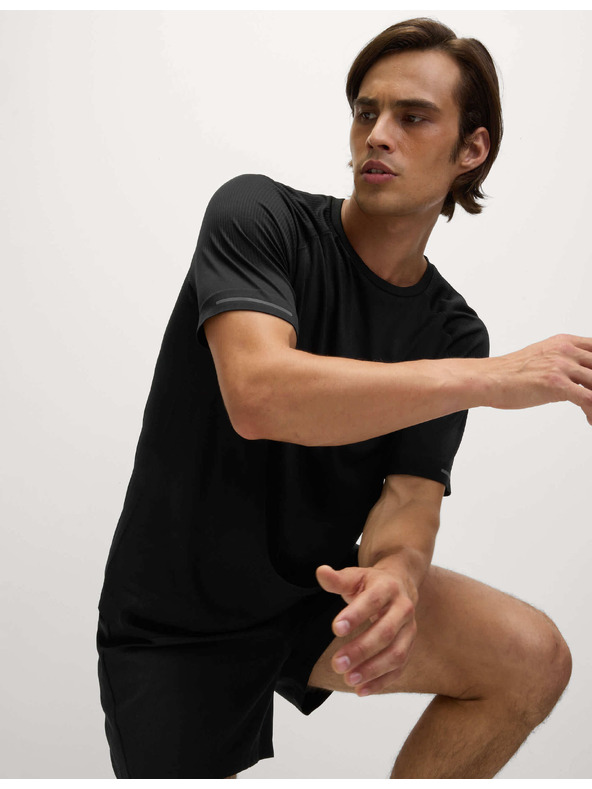 Marks & Spencer Bezešvé sportovní tričko Marks & Spencer černá