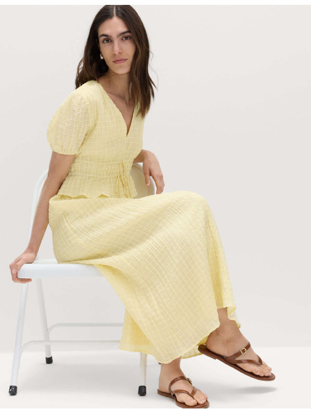 Marks & Spencer Midi šaty se zvýrazněným pasem a výstřihem do V, ze směsi lyocellu Marks & Spencer žlutá