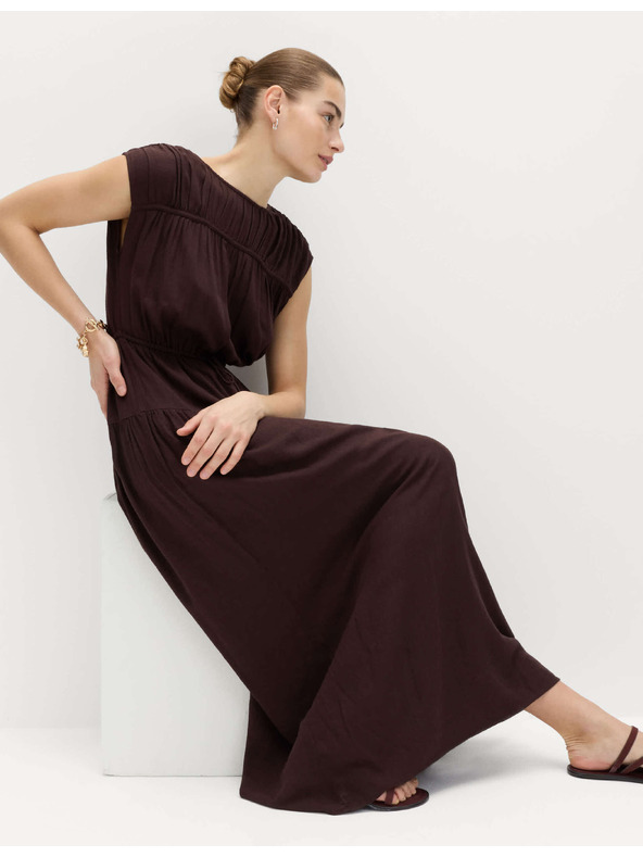 Marks & Spencer Maxi šaty se zvýrazněným pasem a nabíraným lnem Marks & Spencer hnědá