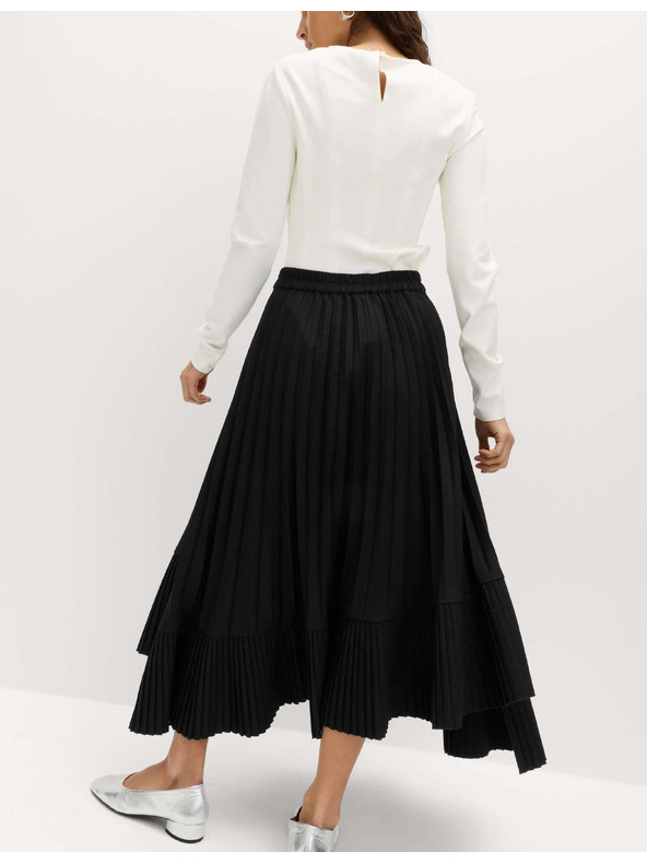 Marks & Spencer Plisovaná asymetrická midi sukně Marks & Spencer černá