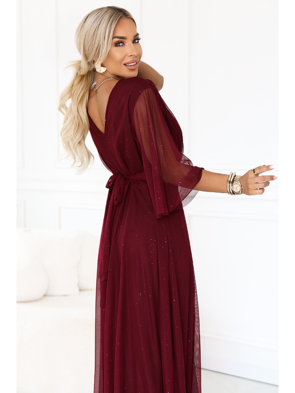 numoco Dlouhé třpytivé šaty plus size s výstřihem a průhledným rukávem - bordó