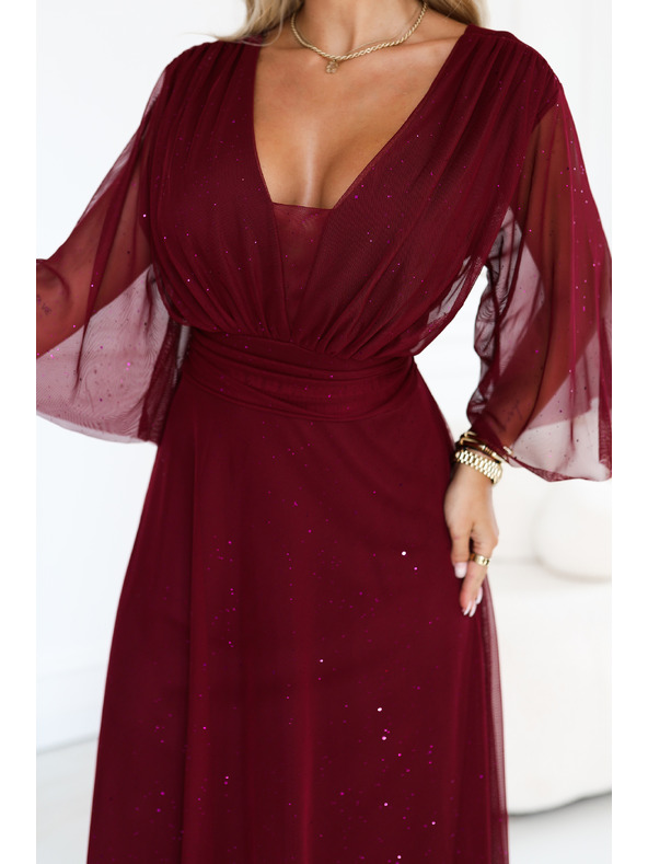 numoco Dlouhé třpytivé šaty plus size s výstřihem a průhledným rukávem - bordó