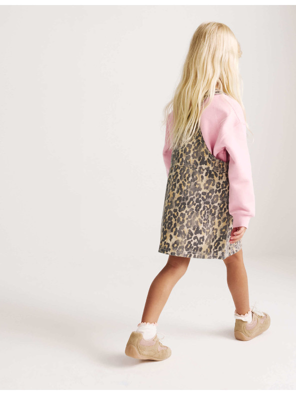 Marks & Spencer Dvoudílný džínový outfit Leopard Pinny (2–8 let) Marks & Spencer hnědá