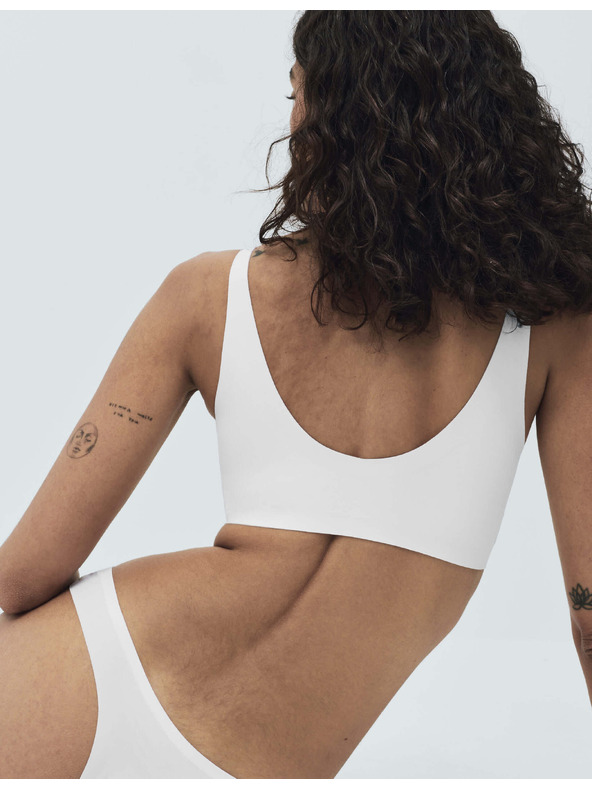 Marks & Spencer Neviditelný Body Invisibles™ zkrácený top bez kostic (A–E) Marks & Spencer bílá