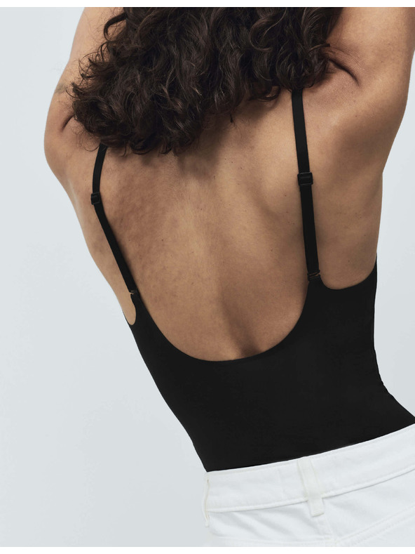 Marks & Spencer Neviditelné tvarovací dekoltové body Marks & Spencer černá