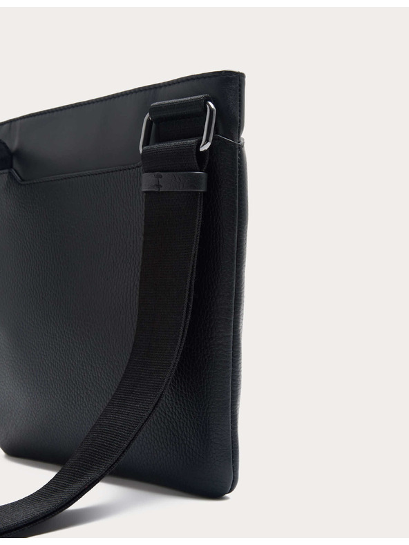 Marks & Spencer Kožená taška crossbody Marks & Spencer černá