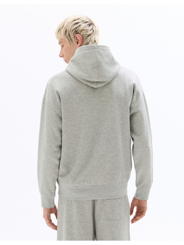 Celio Mikina Menewidea